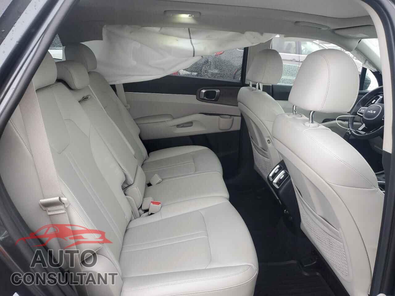 KIA SORENTO 2023 - 5XYRLDLC4PG230897