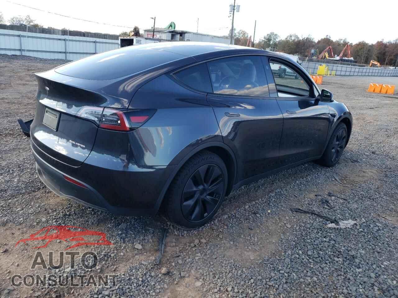 TESLA MODEL Y 2024 - 7SAYGAEE2RF177790