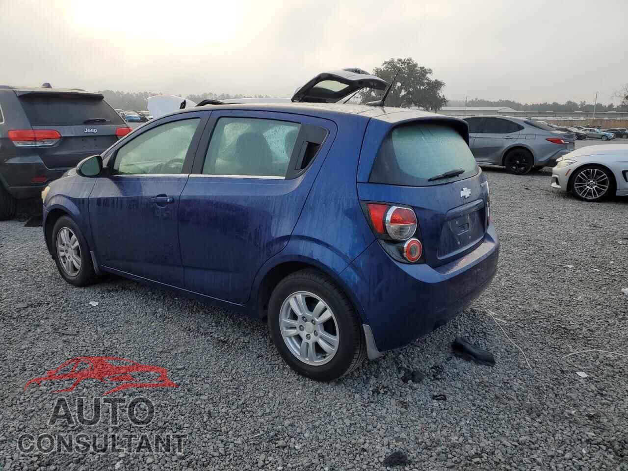 CHEVROLET SONIC 2013 - 1G1JC6SB2D4201323