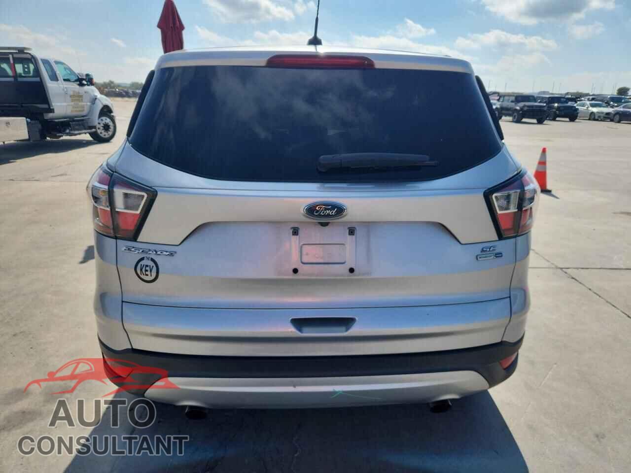 FORD ESCAPE 2017 - 1FMCU9G99HUB46245