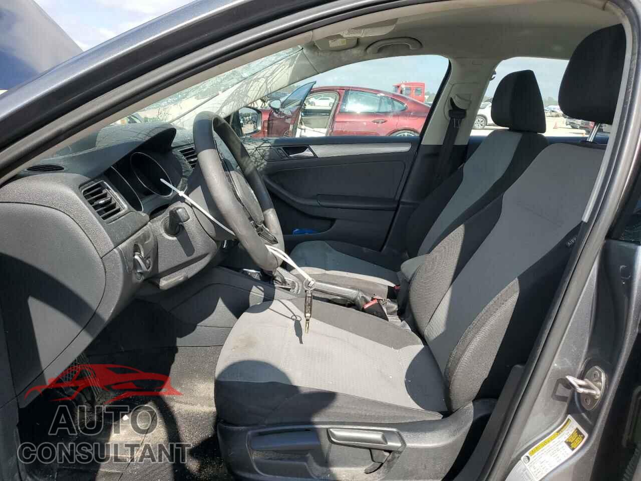 VOLKSWAGEN JETTA 2017 - 3VW2B7AJ9HM220732
