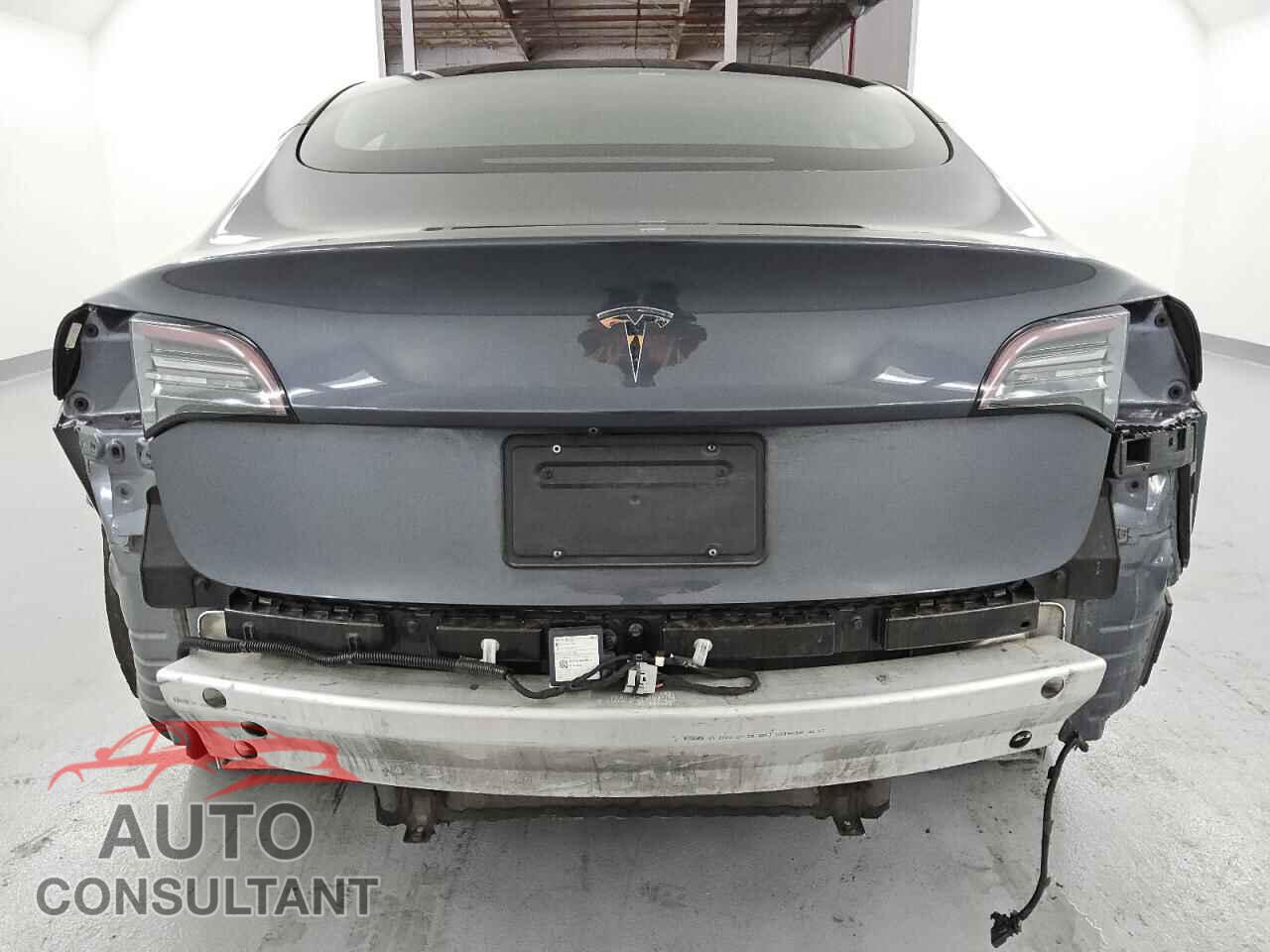 TESLA MODEL 3 2022 - 5YJ3E1EA8NF190550