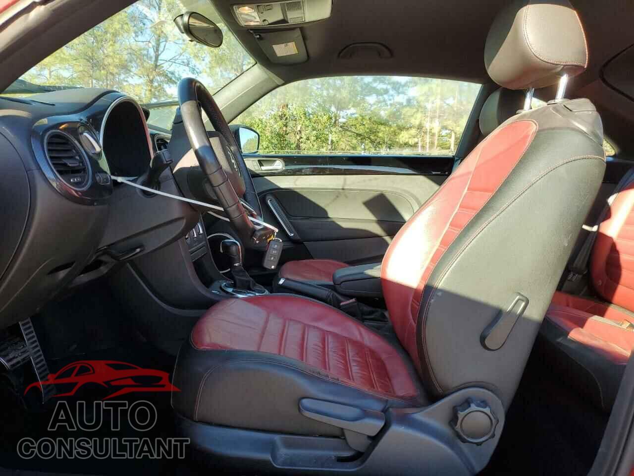 VOLKSWAGEN BEETLE 2012 - 3VWVA7AT8CM638645