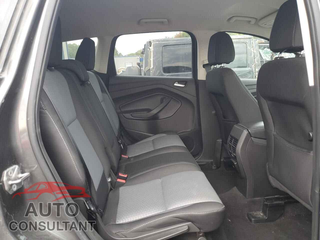 FORD ESCAPE 2017 - 1FMCU9GD4HUD02518