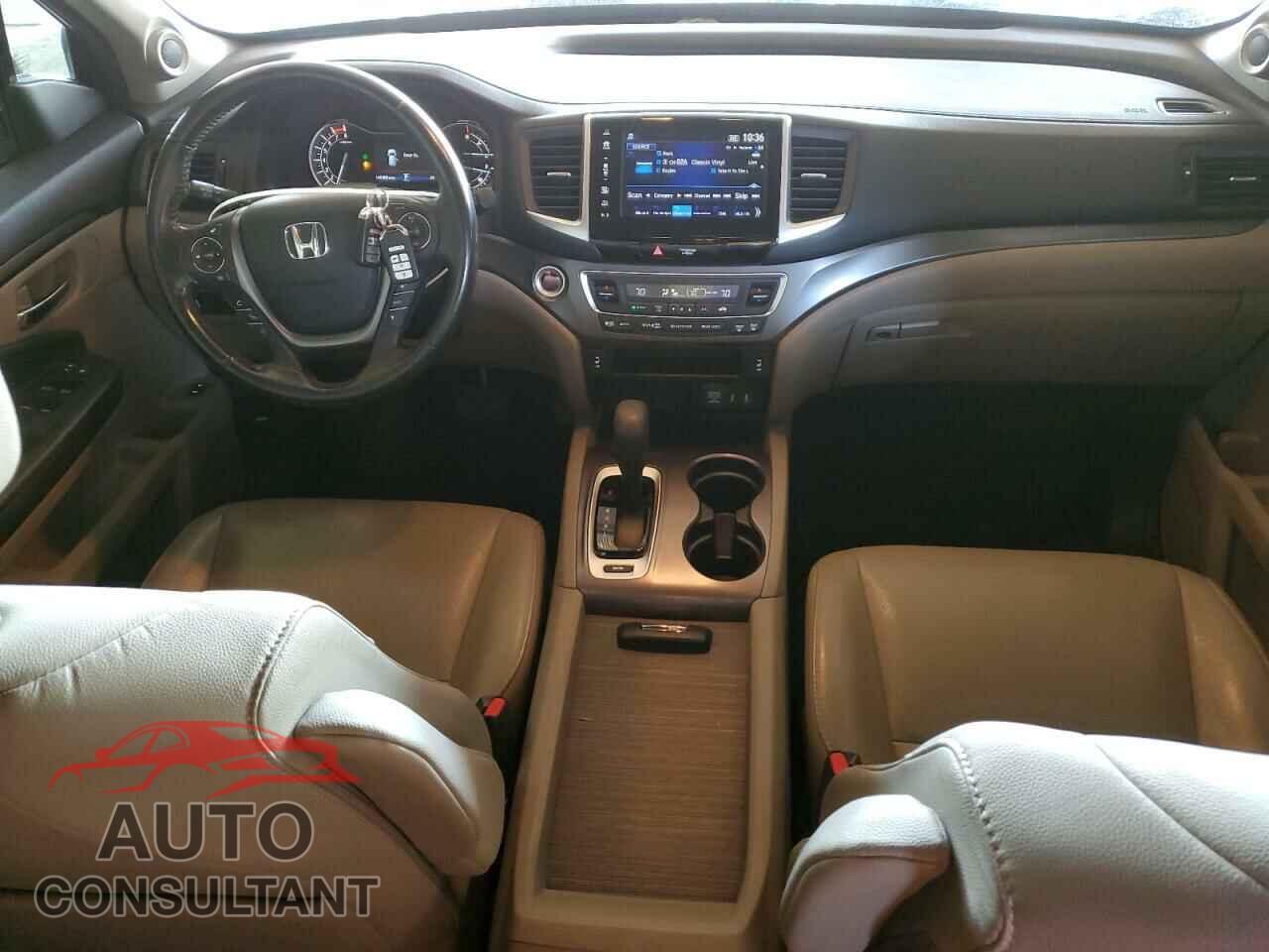 HONDA PILOT 2017 - 5FNYF5H57HB032939