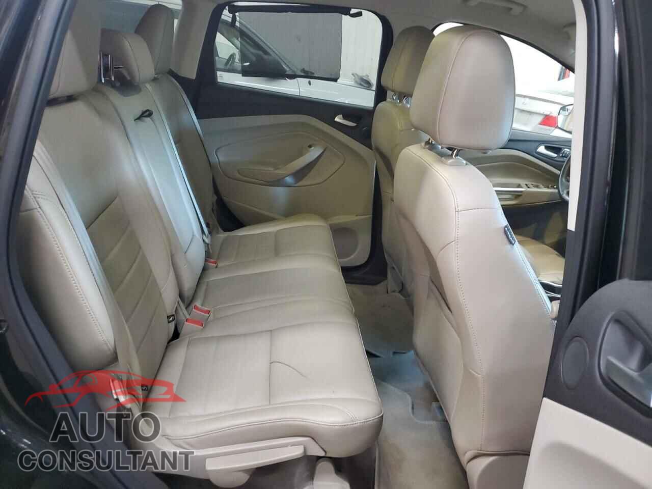 FORD ESCAPE 2015 - 1FMCU9JX9FUB62417