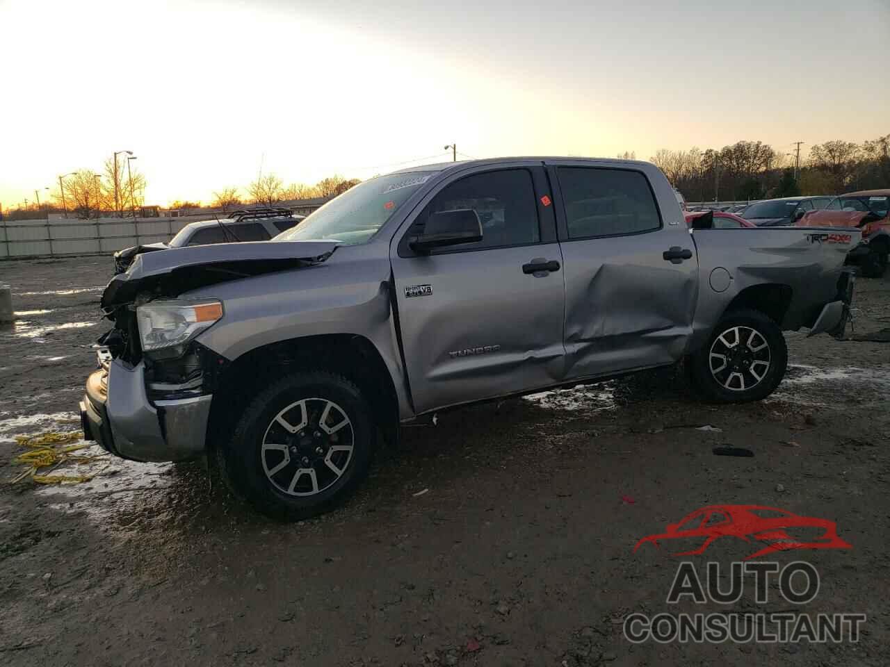 TOYOTA TUNDRA 2017 - 5TFDW5F19HX605733