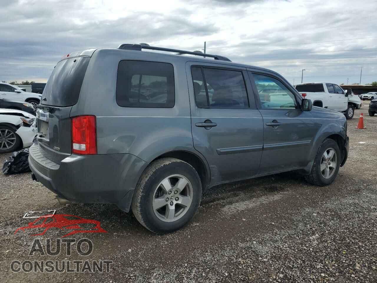 HONDA PILOT 2009 - 5FNYF485X9B008565