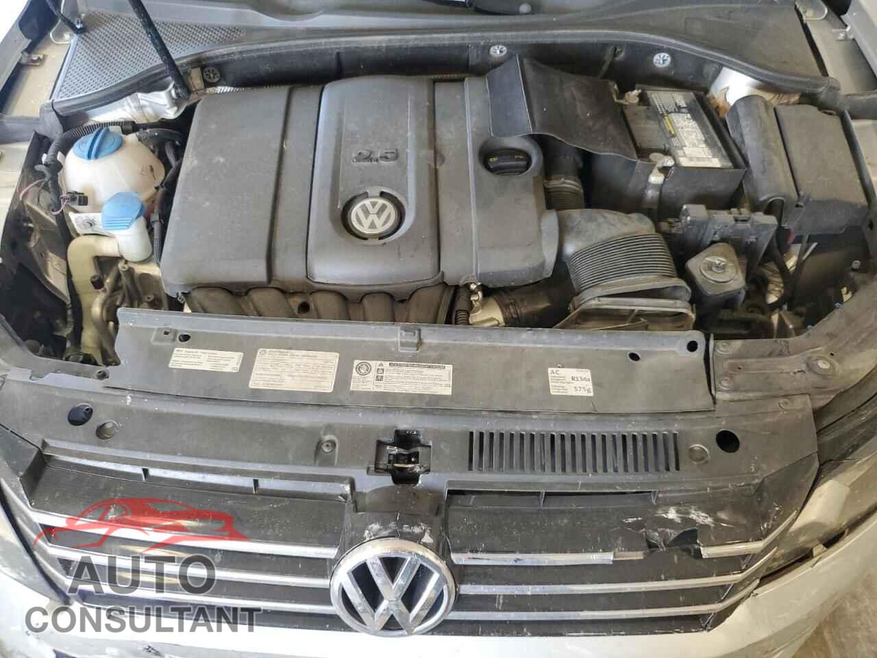 VOLKSWAGEN PASSAT 2014 - 1VWBP7A30EC010133