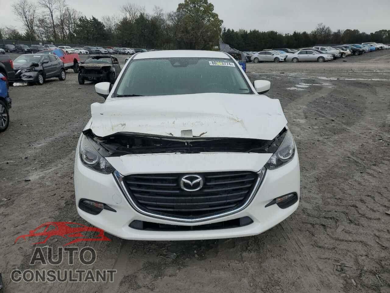 MAZDA 3 2018 - 3MZBN1V31JM216809