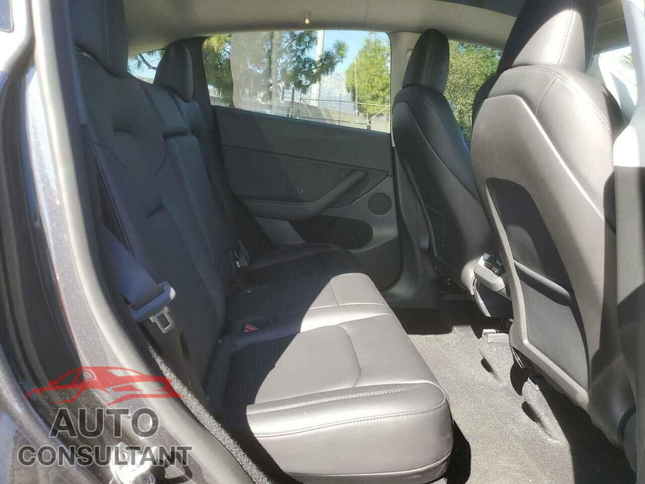 TESLA MODEL Y 2024 - 7SAYGDEDXRF112890