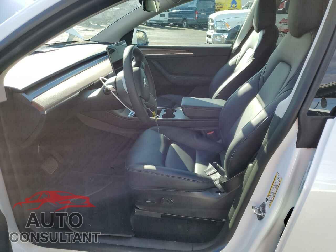 TESLA MODEL Y 2022 - 7SAYGDEE6NF567500