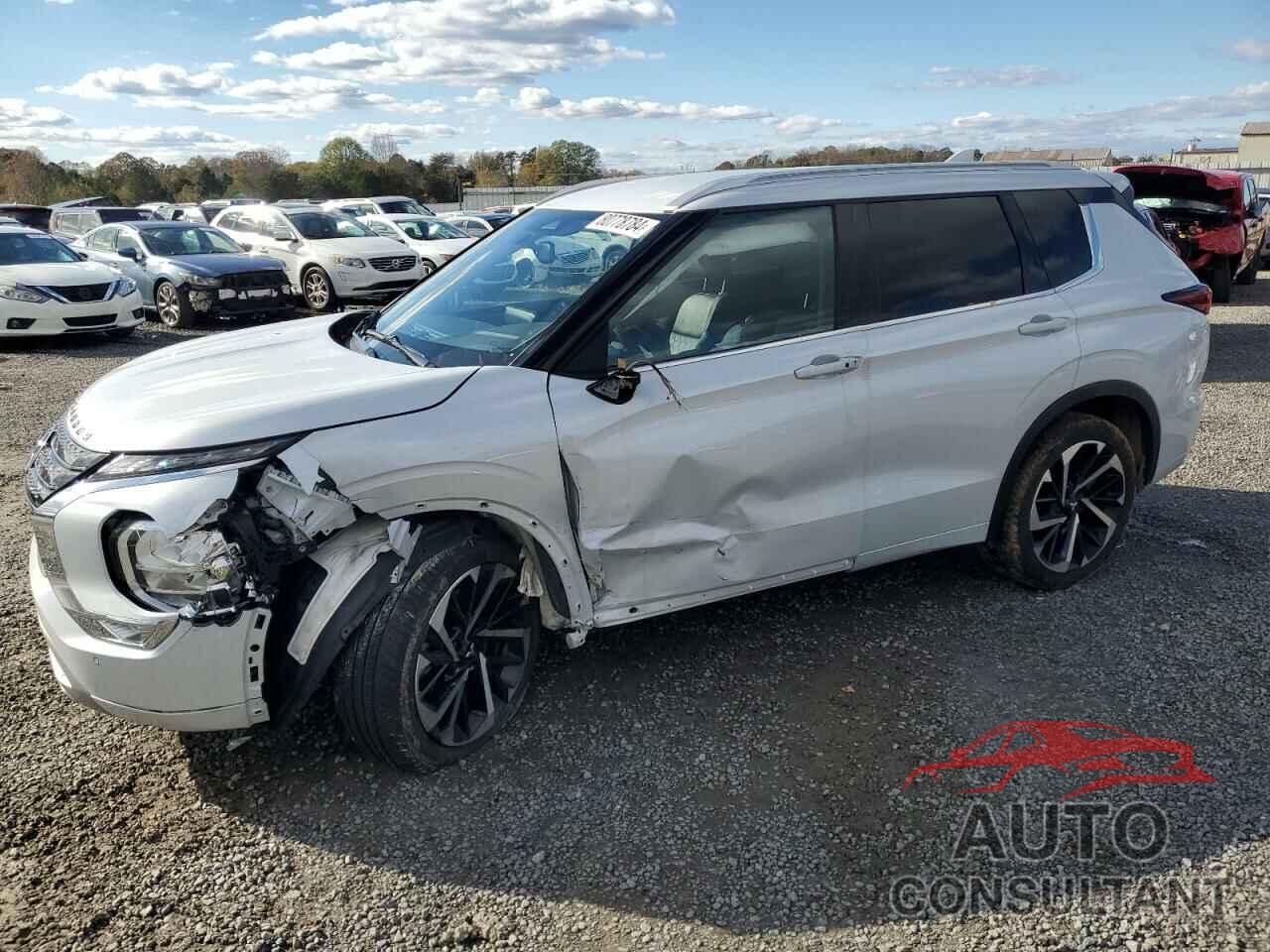 MITSUBISHI OUTLANDER 2023 - JA4J3VA88PZ021143