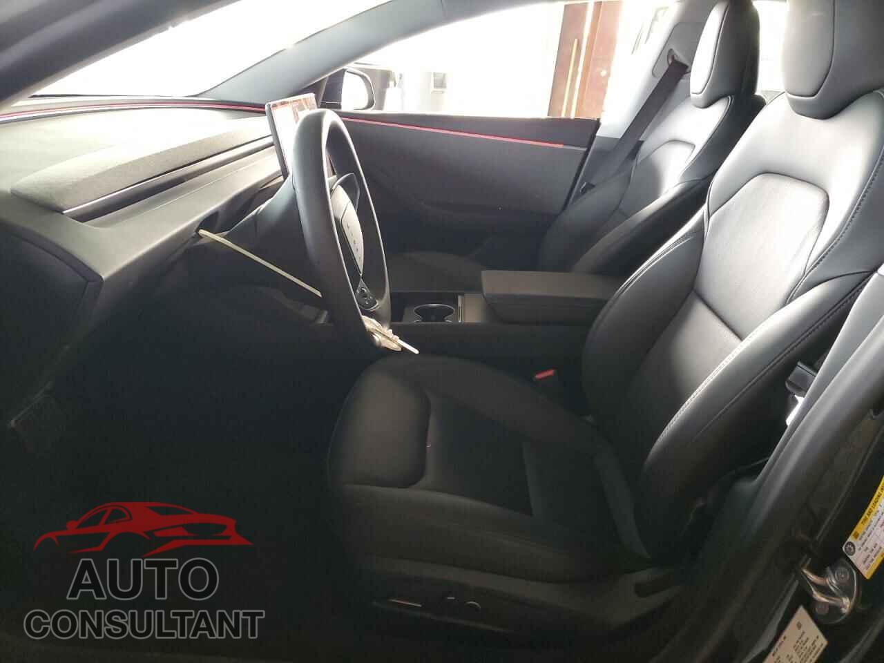 TESLA MODEL 3 2025 - 5YJ3E1EA2SF904698