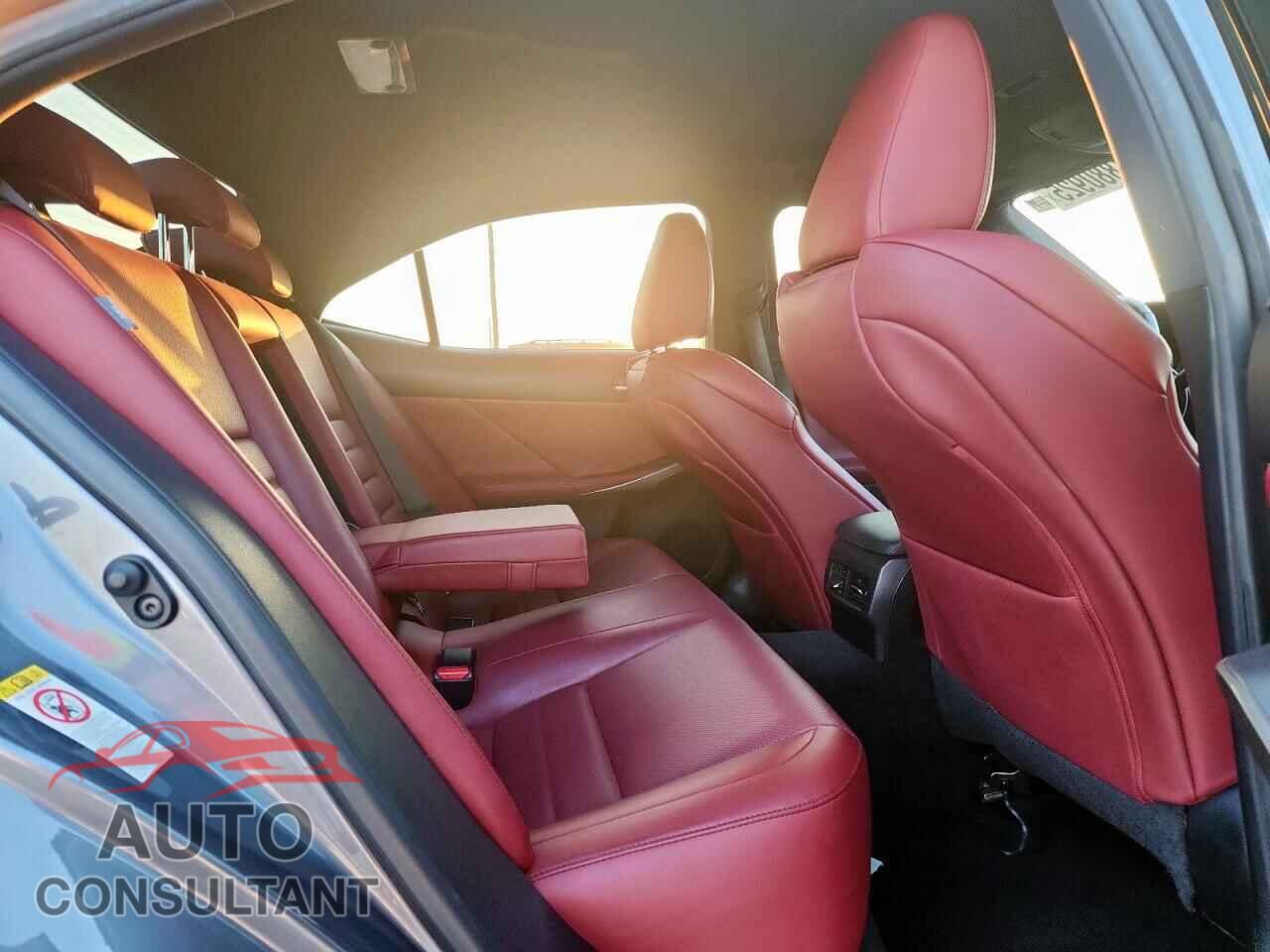 LEXUS IS 2017 - JTHBA1D26H5040538