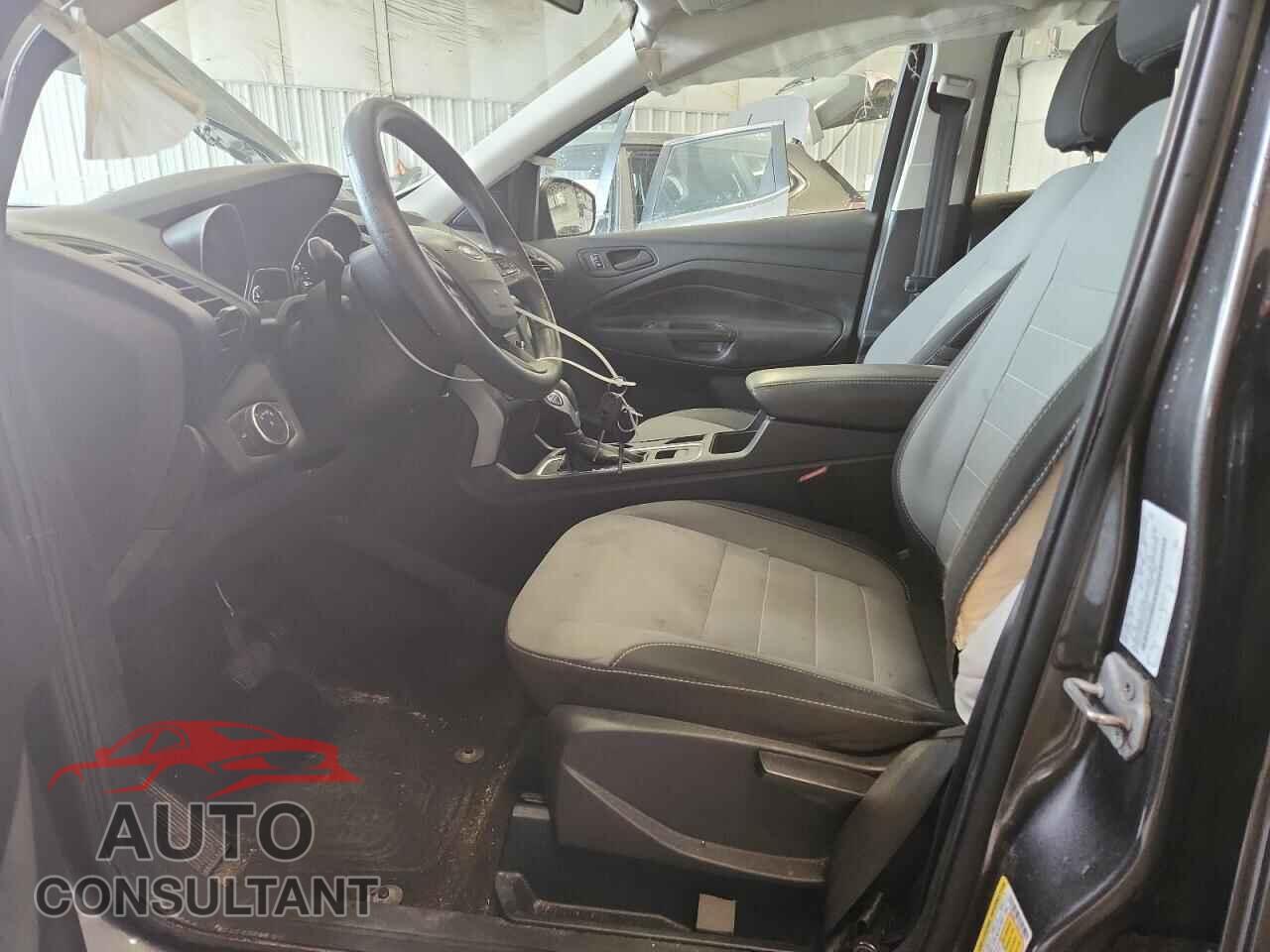 FORD ESCAPE 2017 - 1FMCU0F77HUB13207