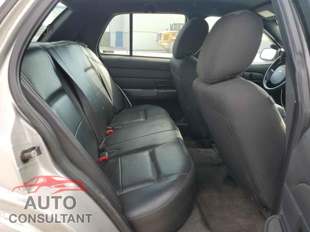 FORD CROWN VIC 2011 - 2FABP7BV4BX135837