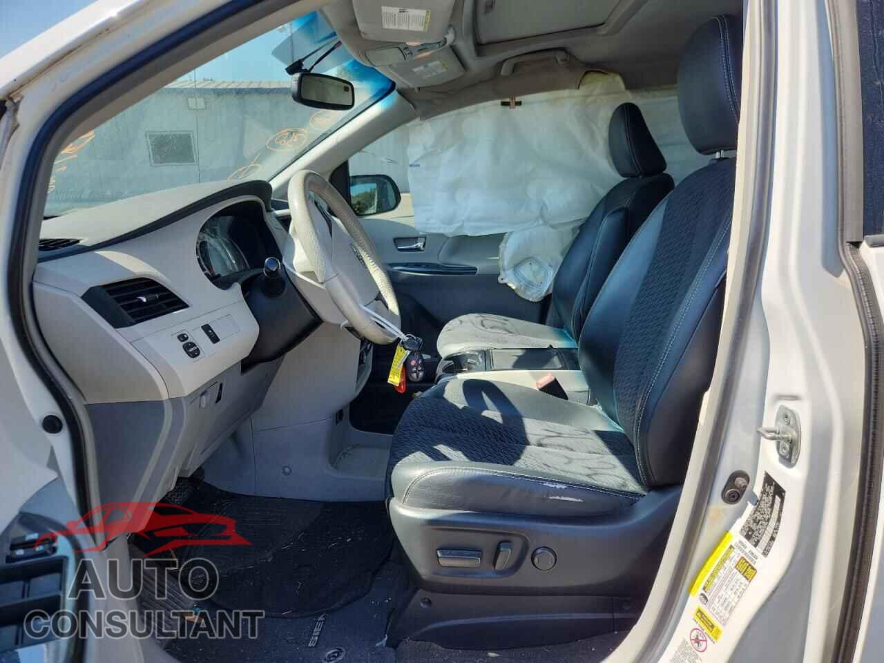 TOYOTA SIENNA 2013 - 5TDXK3DC8DS362398