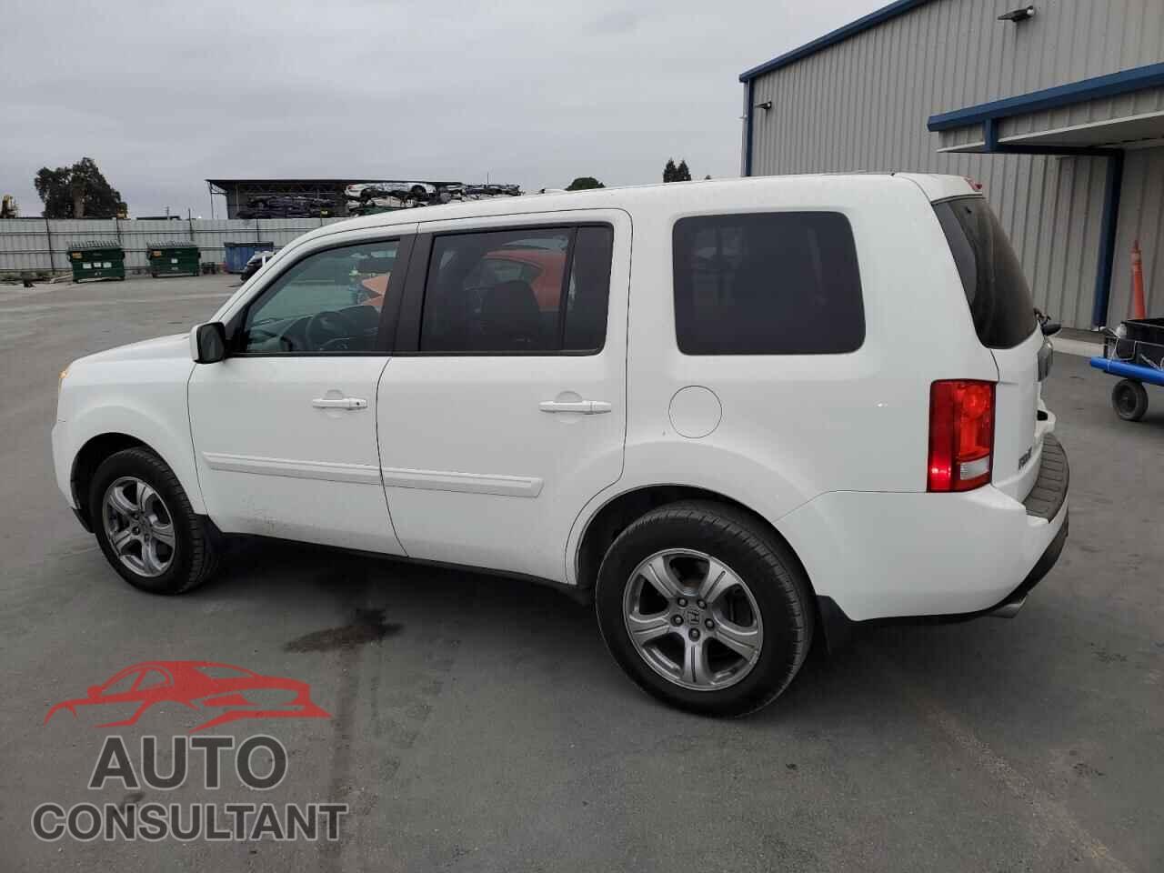 HONDA PILOT 2015 - 5FNYF4H50FB003662