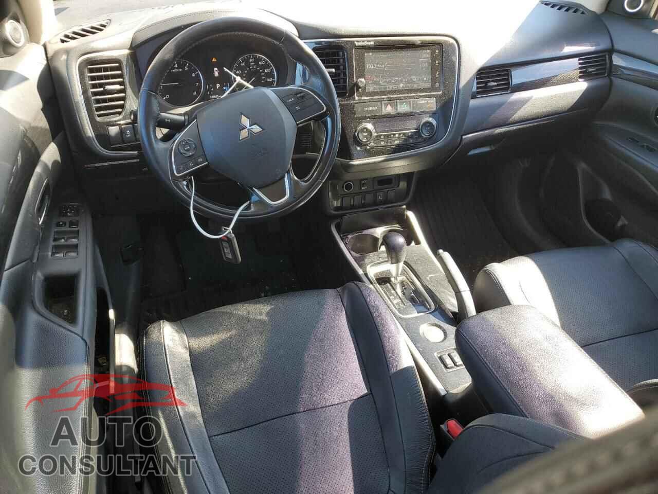 MITSUBISHI OUTLANDER 2017 - JA4AD3A30HZ001086