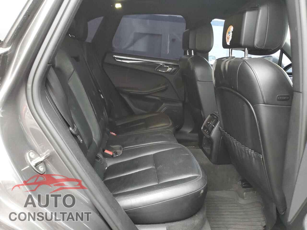 PORSCHE MACAN 2015 - WP1AB2A53FLB71223