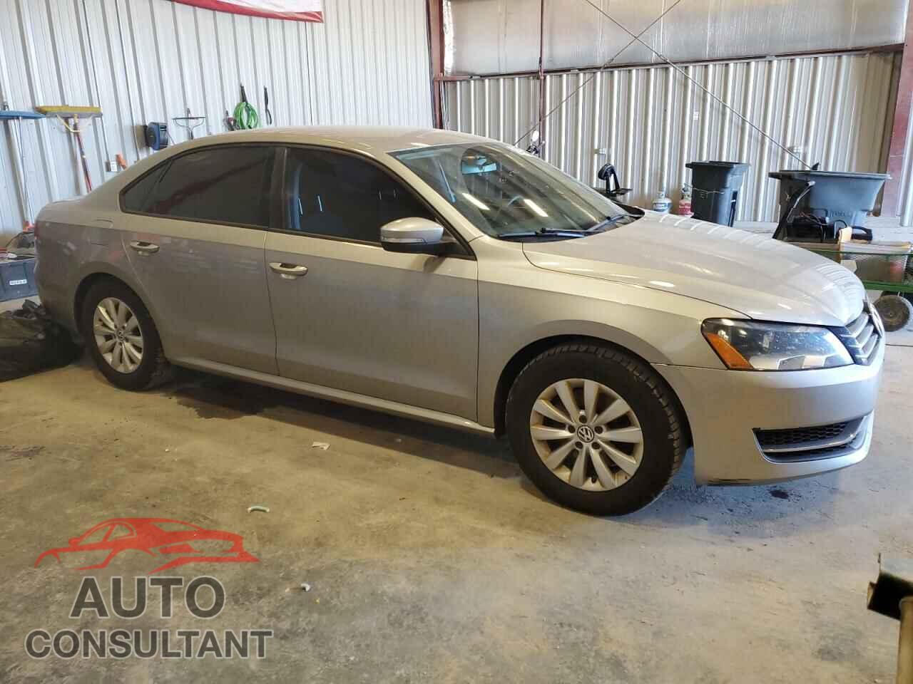 VOLKSWAGEN PASSAT 2013 - 1VWAP7A39DC052455