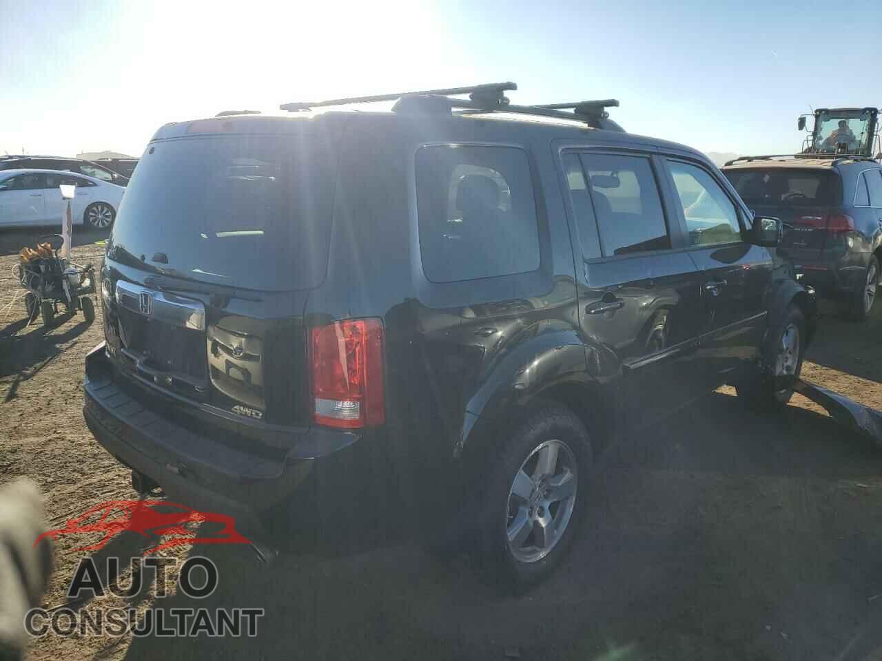 HONDA PILOT 2011 - 5FNYF4H71BB048928