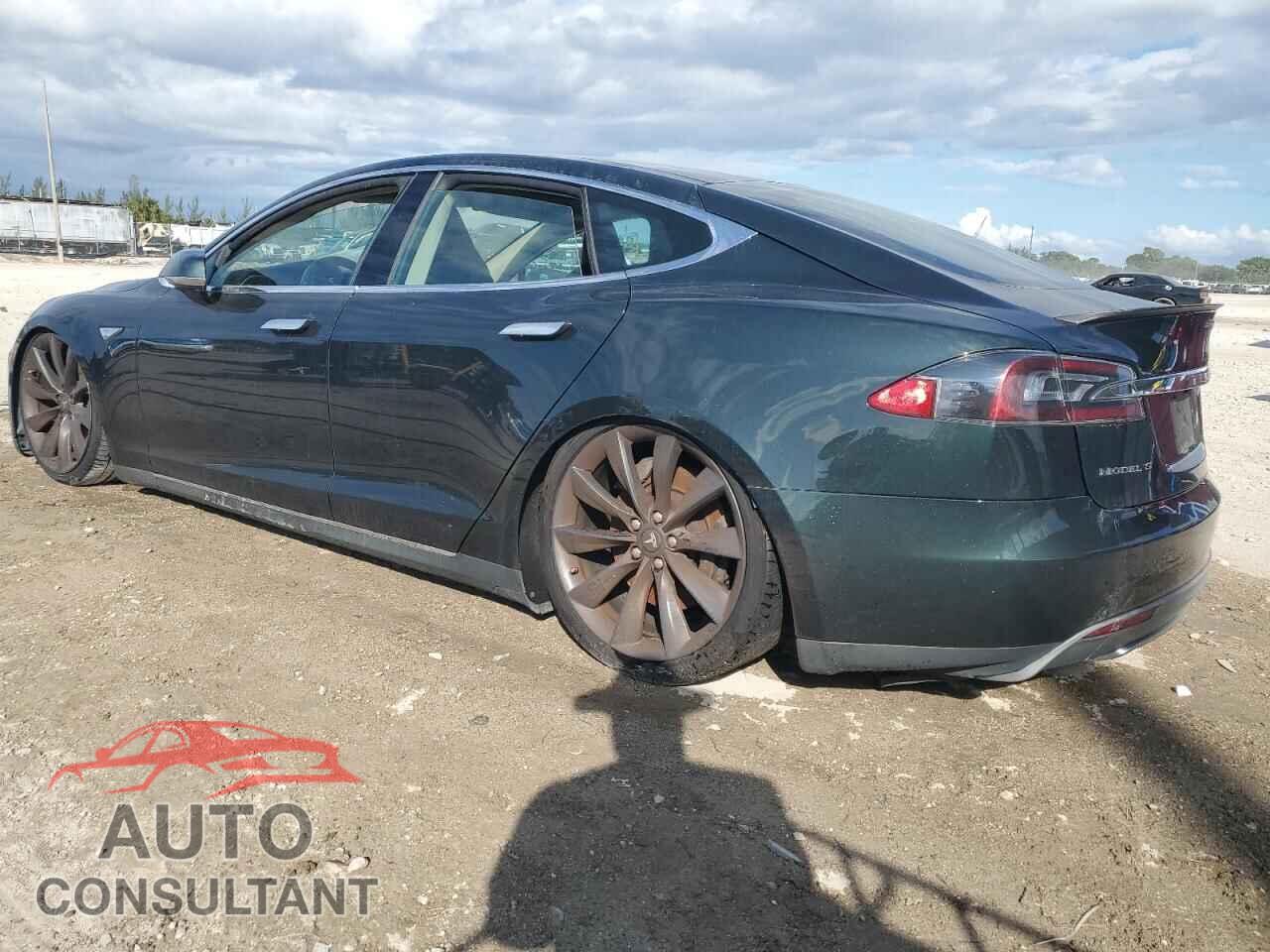 TESLA MODEL S 2013 - 5YJSA1CPXDFP10826