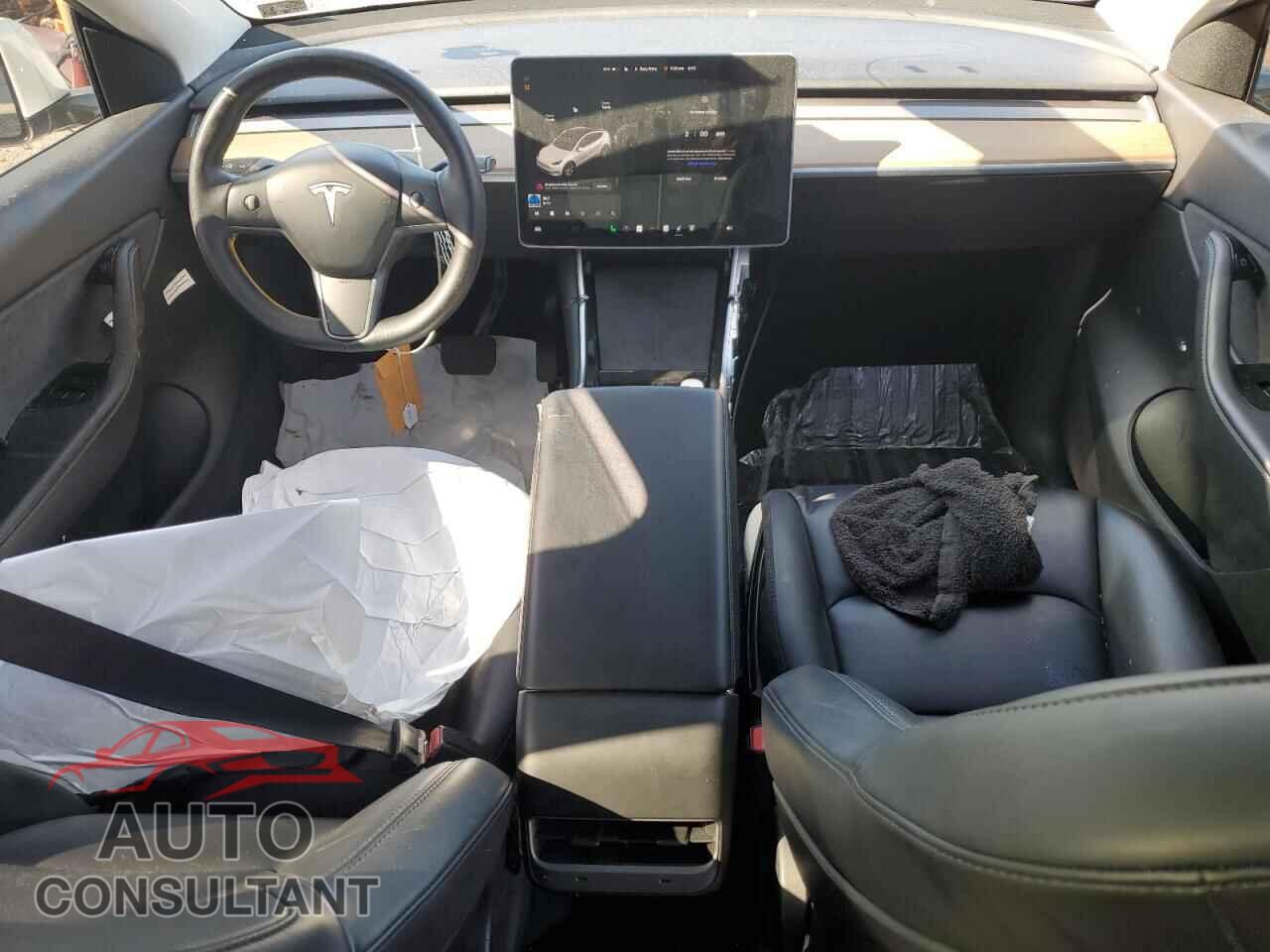 TESLA MODEL Y 2021 - 5YJYGDEE0MF063097