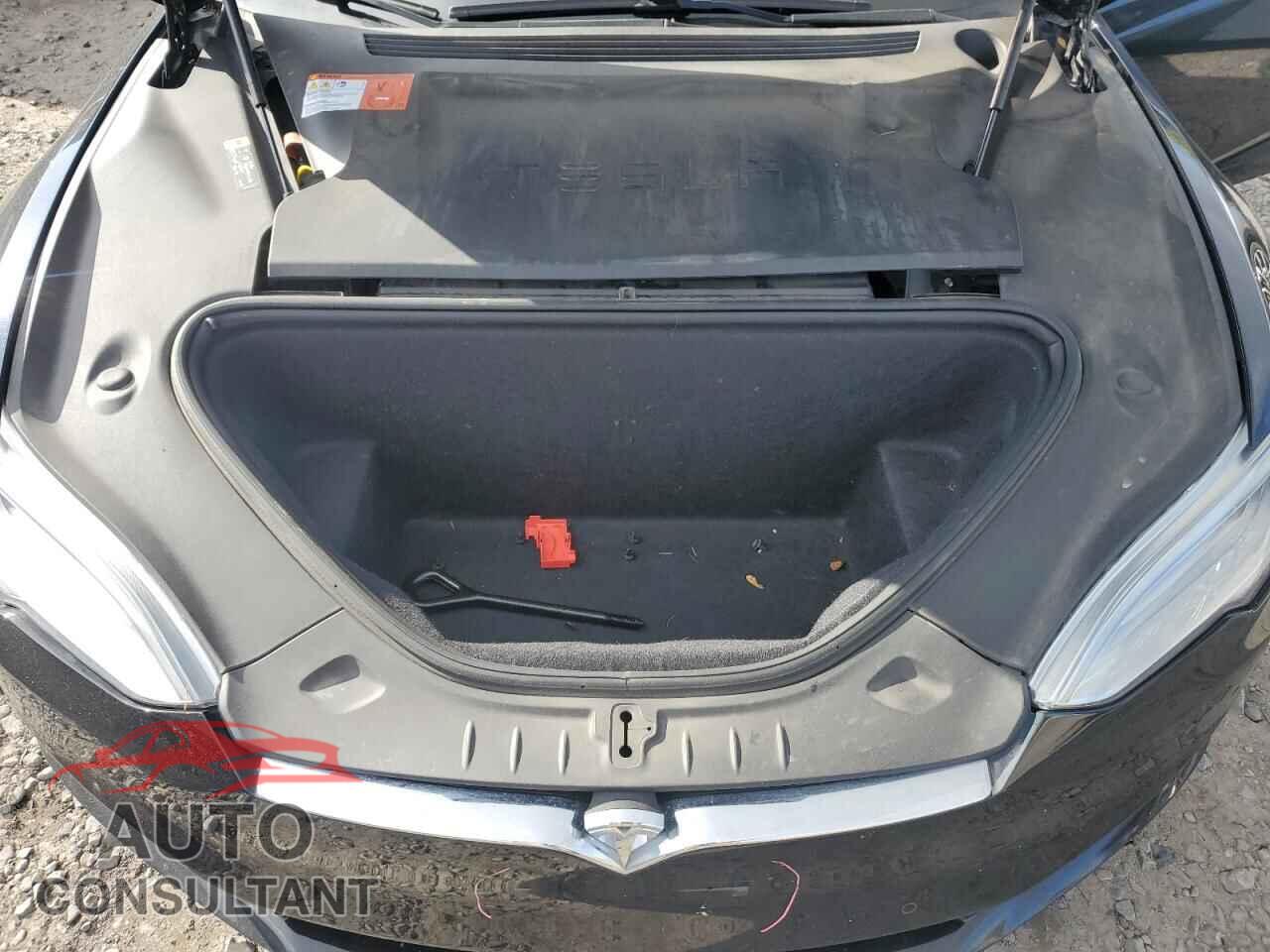 TESLA MODEL S 2018 - 5YJSA1E49JF261153