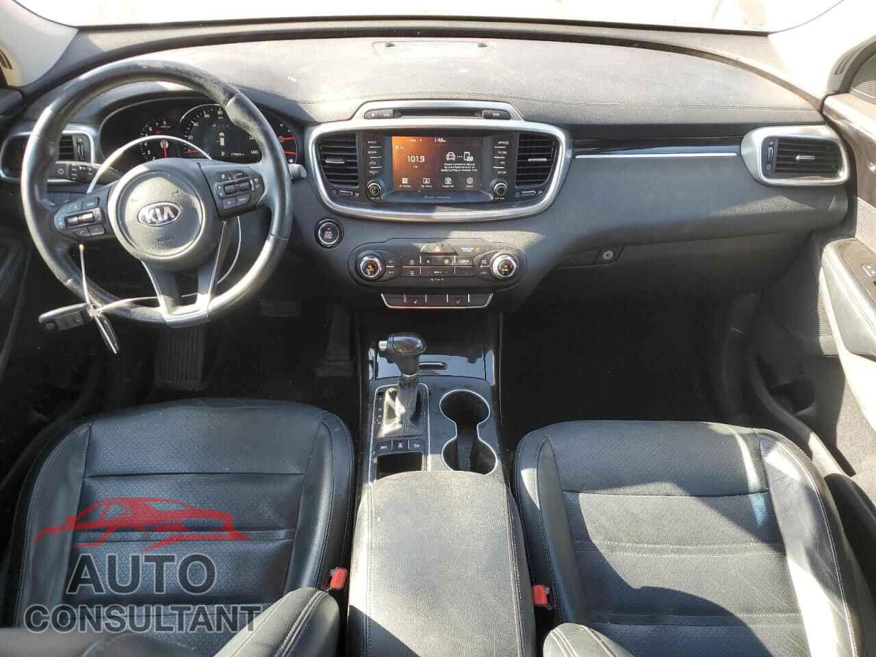 KIA SORENTO 2017 - 5XYPHDA59HG308685