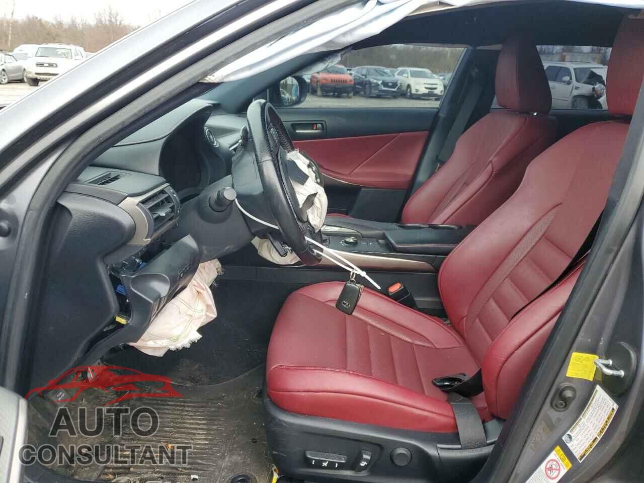 LEXUS IS 2018 - JTHC81D26J5030646