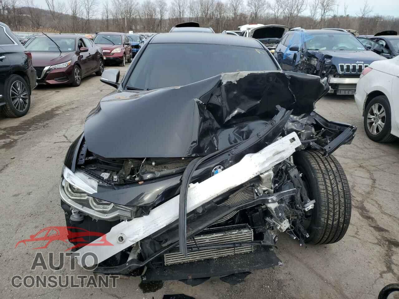 BMW 3 SERIES 2018 - WBA8A3C57JA489644