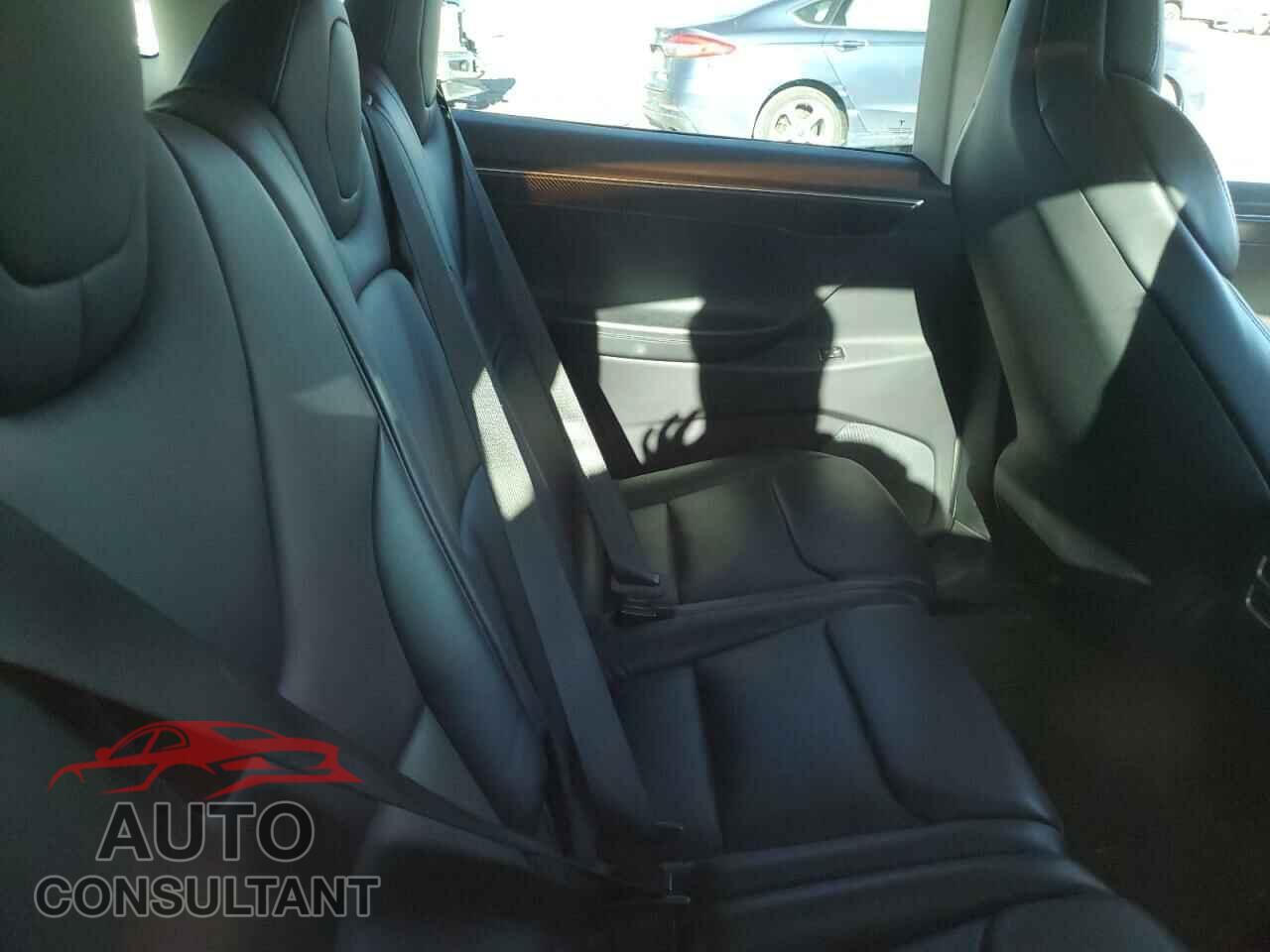 TESLA MODEL X 2018 - 5YJXCDE28JF091402