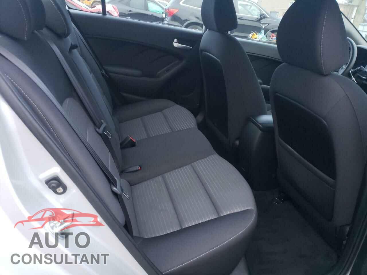 KIA FORTE 2017 - 3KPFL4A74HE060063