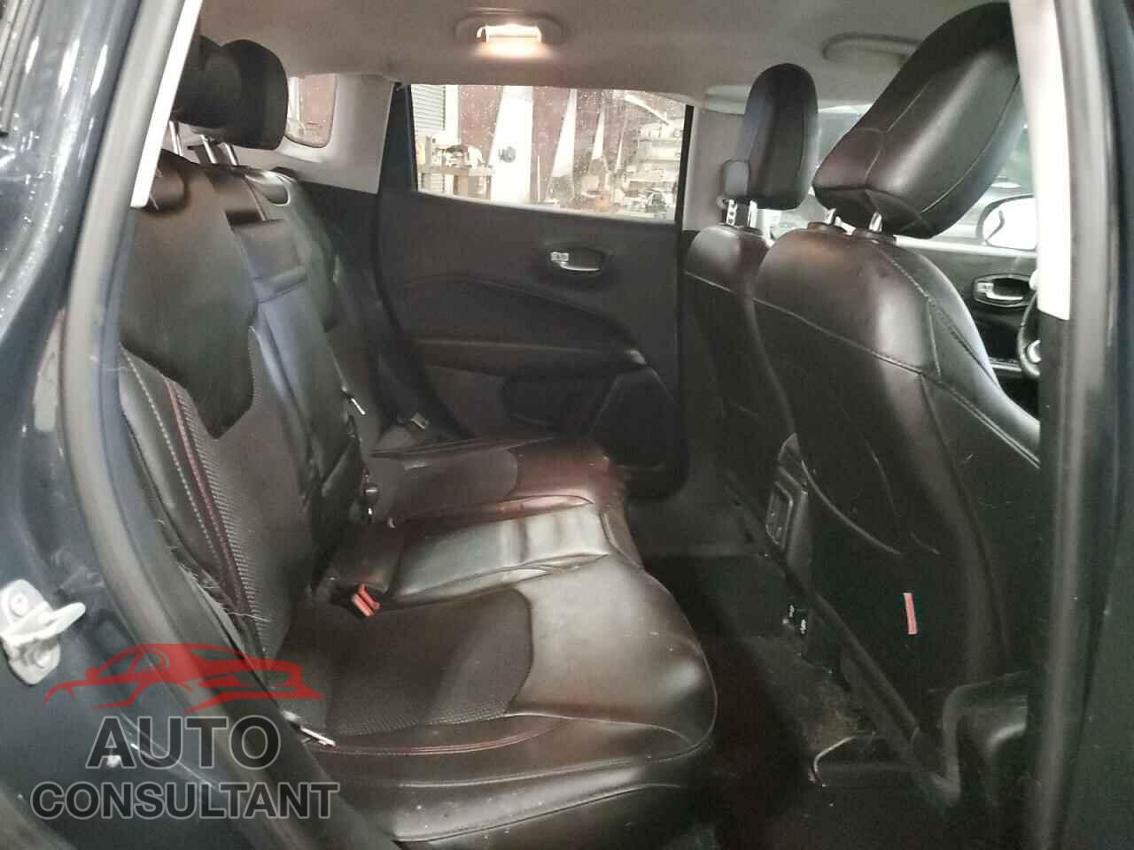 JEEP COMPASS 2018 - 3C4NJDDB6JT501775