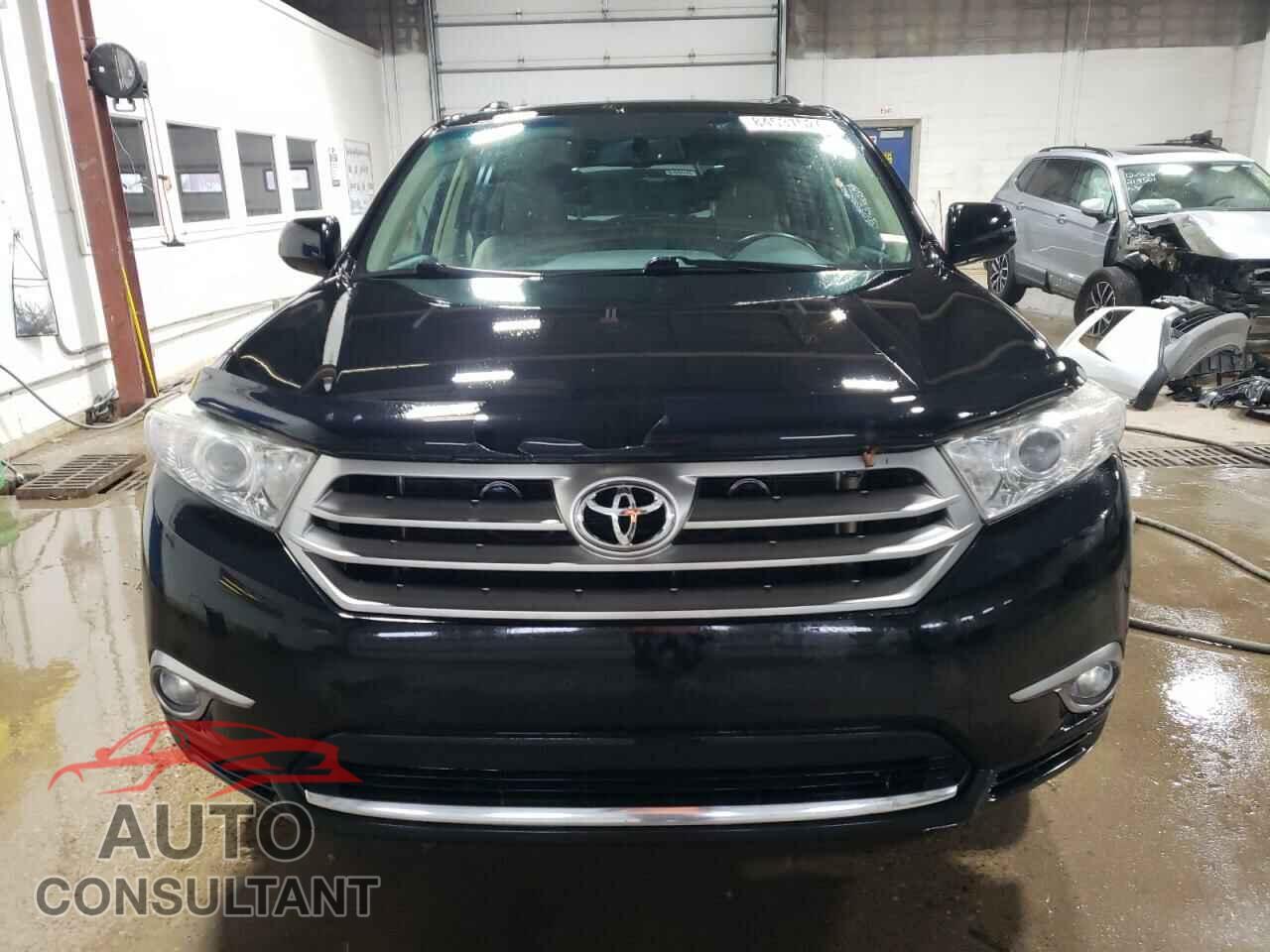 TOYOTA HIGHLANDER 2011 - 5TDBK3EH1BS088849