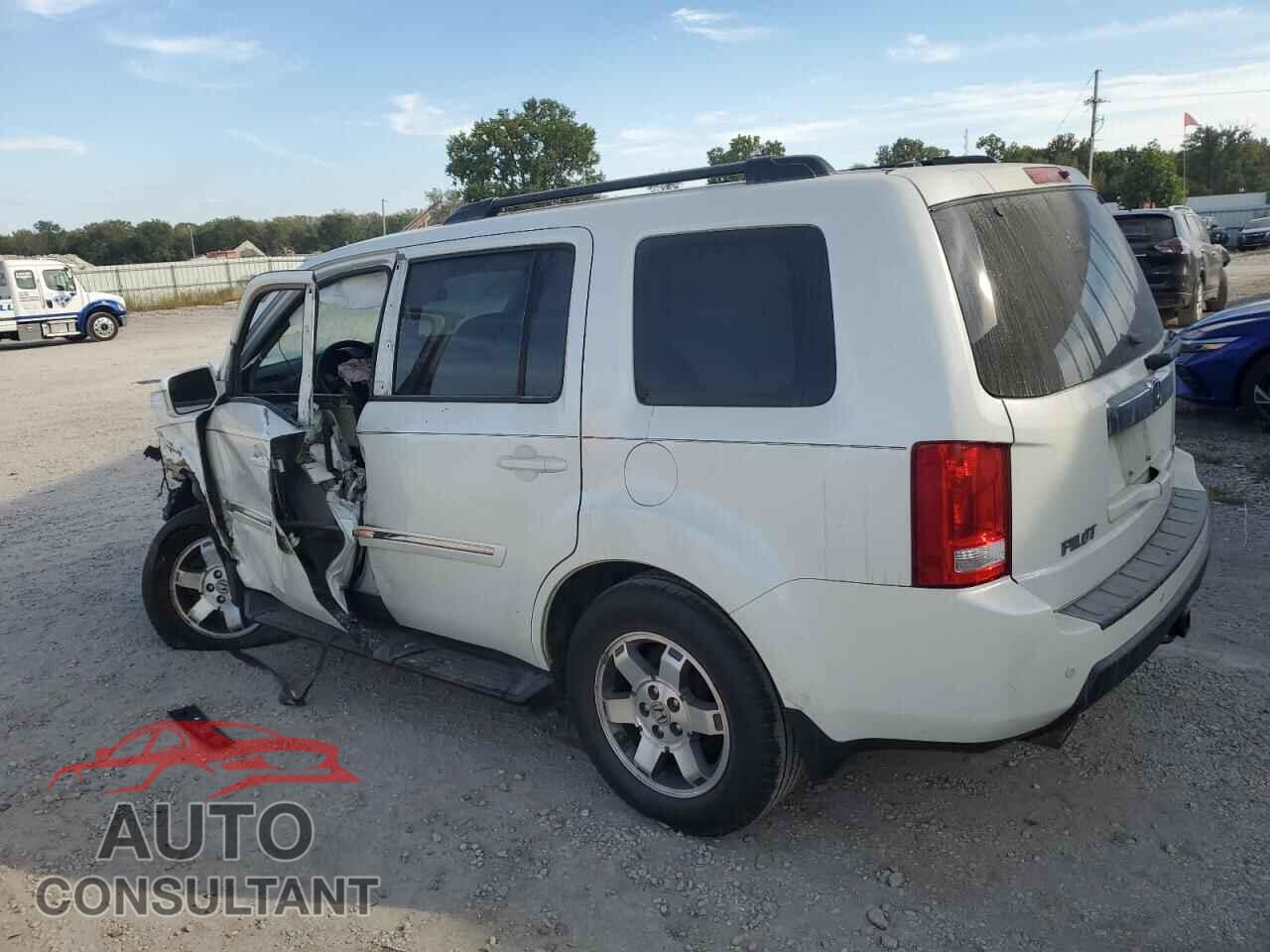 HONDA PILOT 2011 - 5FNYF4H92BB038040