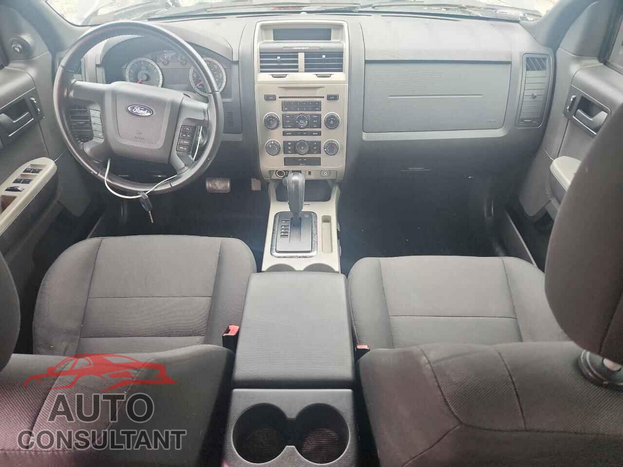 FORD ESCAPE 2010 - 1FMCU9DG7AKD05591