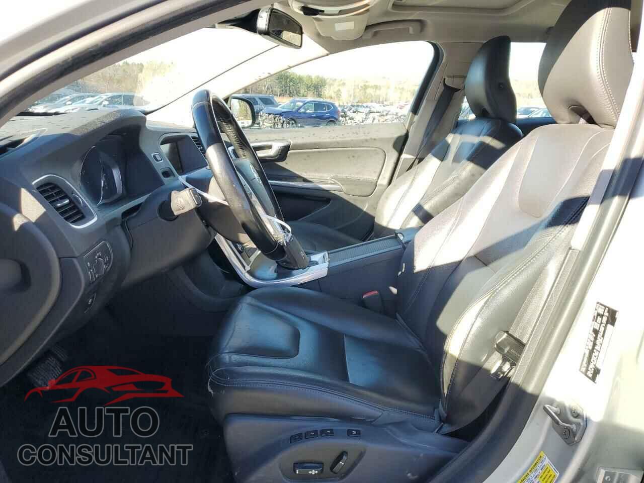 VOLVO V60 2015 - YV1612SD8F1212533