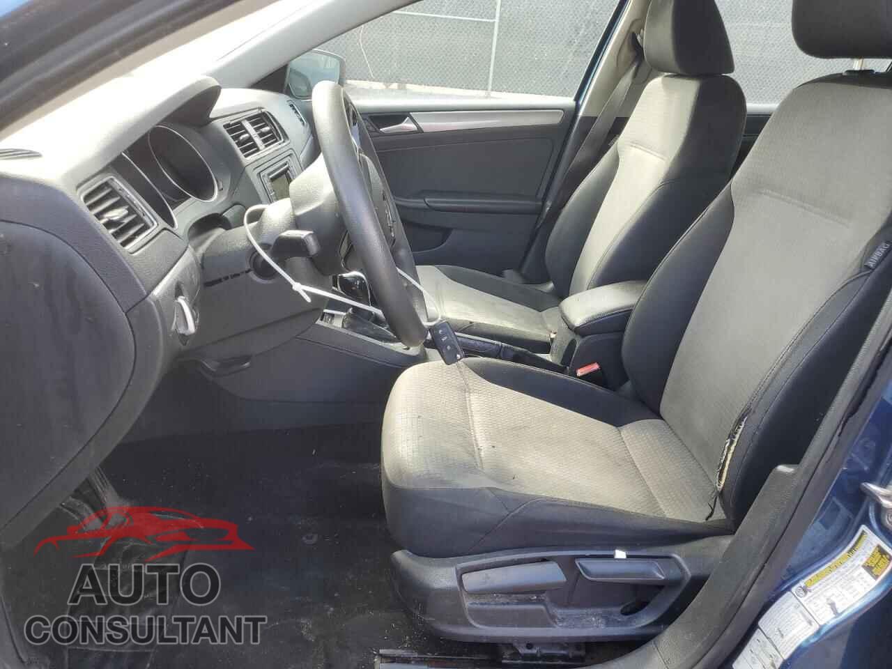 VOLKSWAGEN JETTA 2017 - 3VW2B7AJ9HM308101