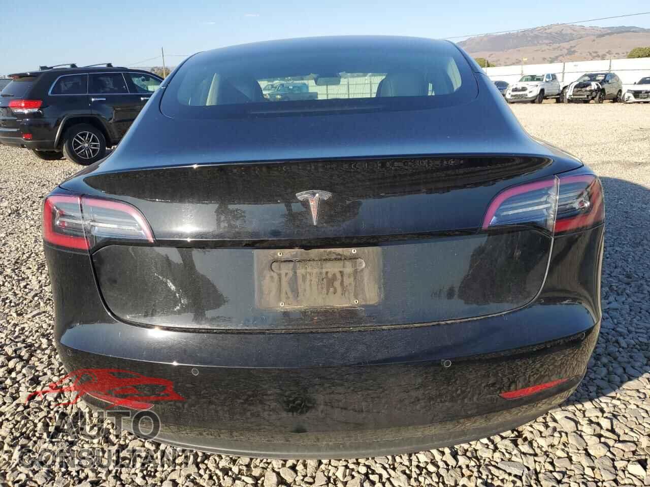 TESLA MODEL 3 2018 - 5YJ3E1EA7JF057112
