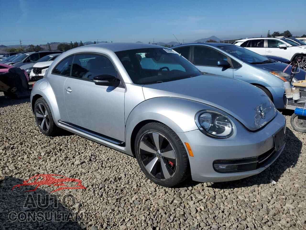 VOLKSWAGEN BEETLE 2013 - 3VWVA7AT2DM656043