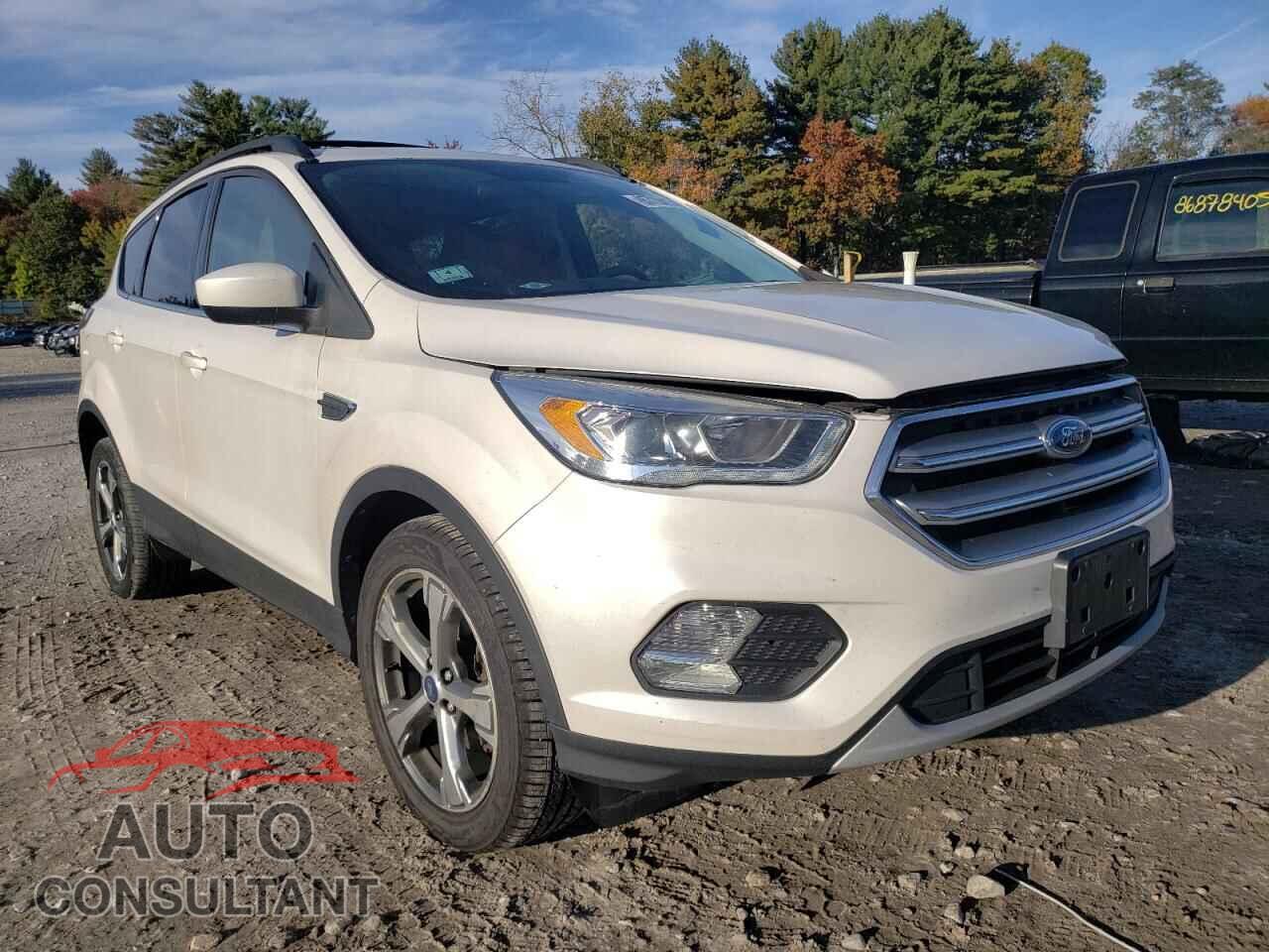 FORD ESCAPE 2017 - 1FMCU9G91HUB25132