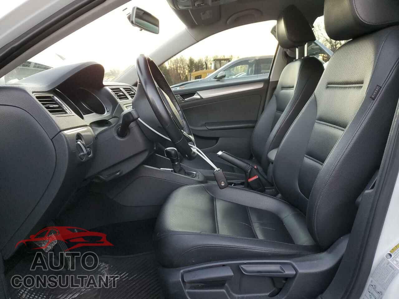 VOLKSWAGEN JETTA 2017 - 3VWDB7AJ4HM320343
