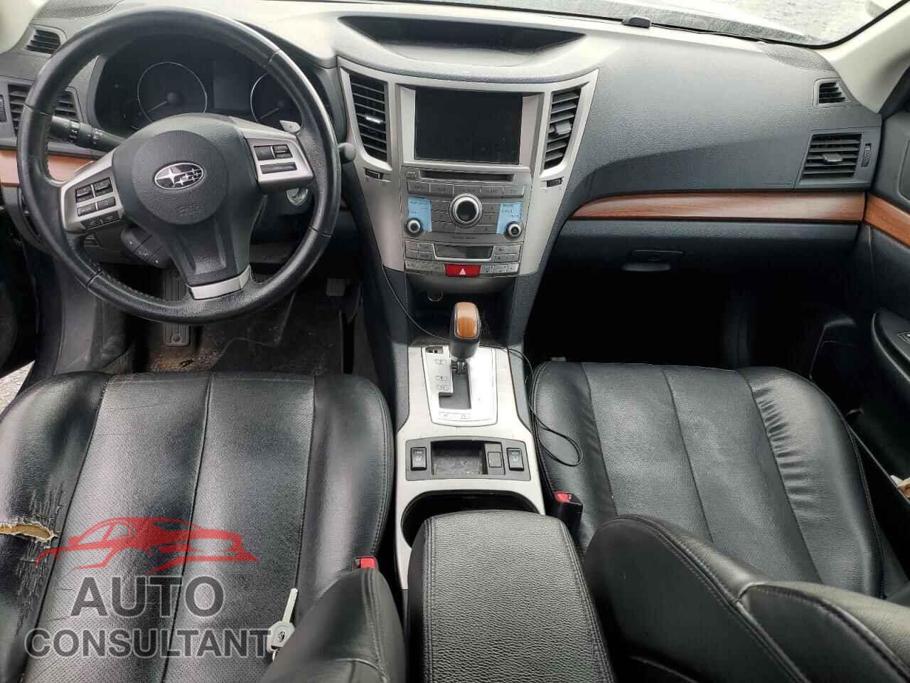 SUBARU OUTBACK 2013 - 4S4BRGLC8D3256111