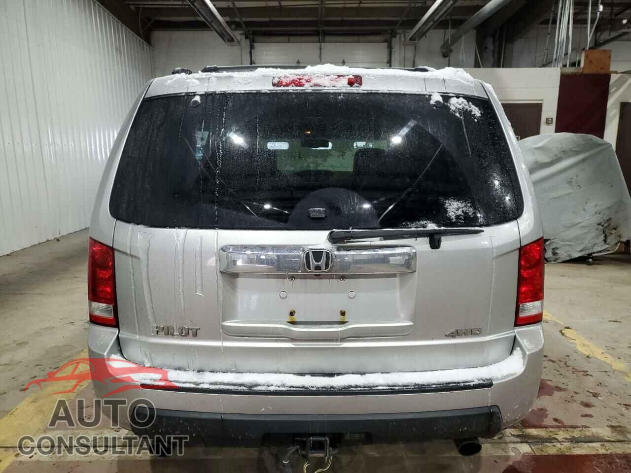 HONDA PILOT 2011 - 5FNYF4H52BB036205