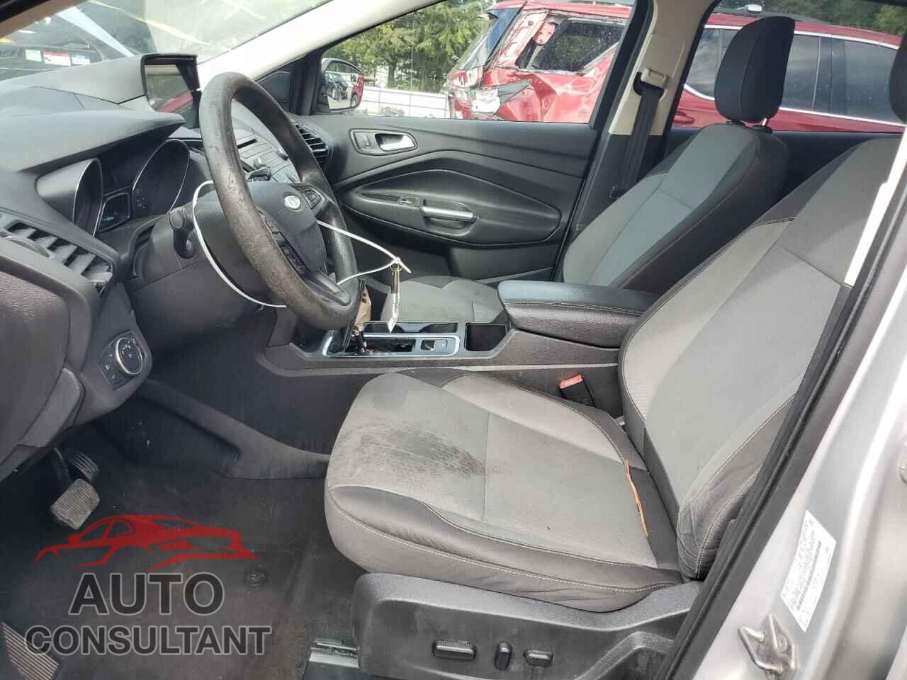 FORD ESCAPE 2018 - 1FMCU9GD6JUD40564