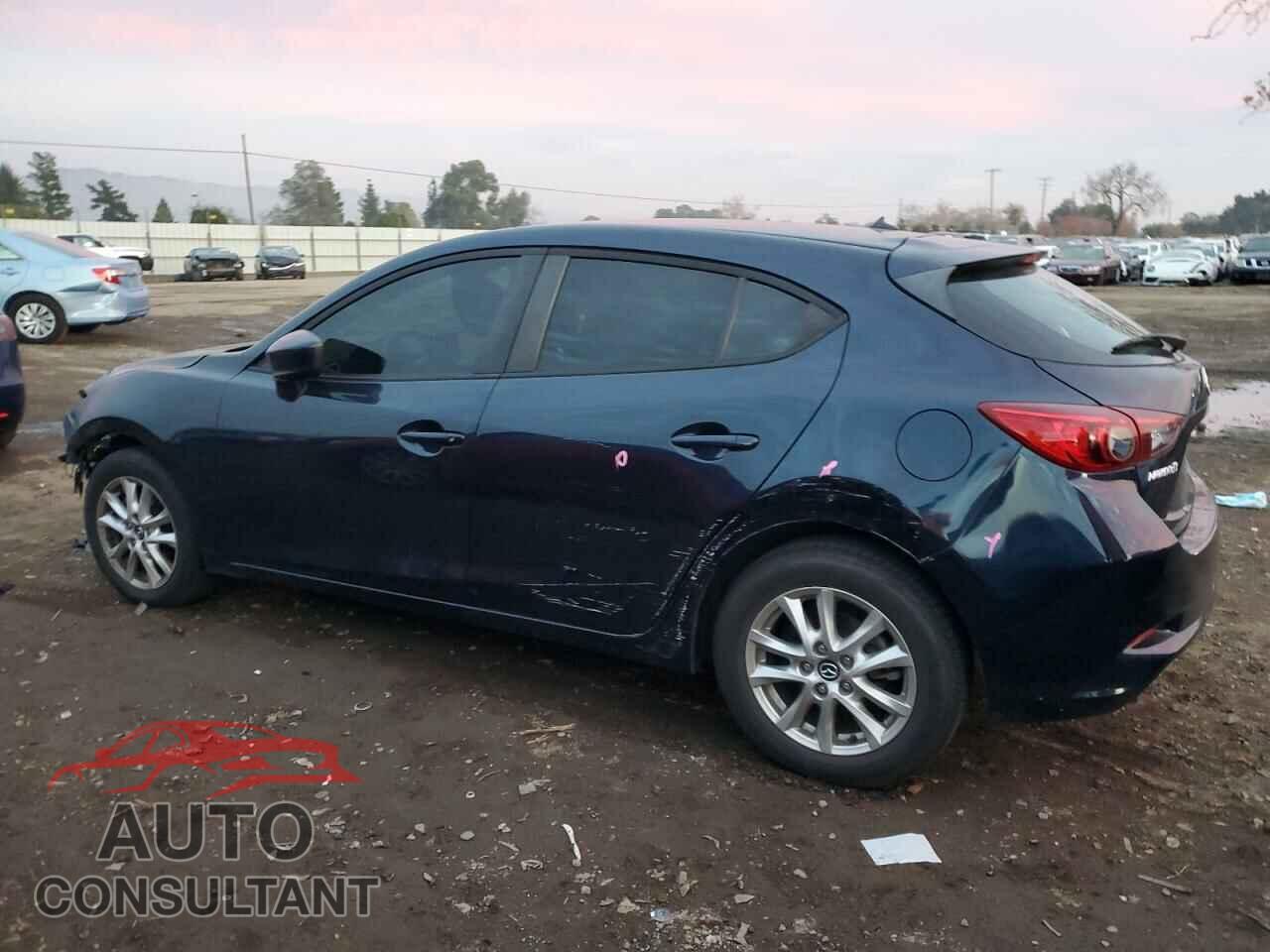 MAZDA 3 2018 - 3MZBN1K72JM177316