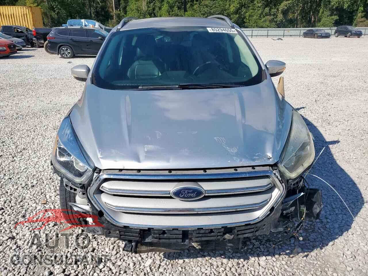 FORD ESCAPE 2017 - 1FMCU0JD5HUC33634